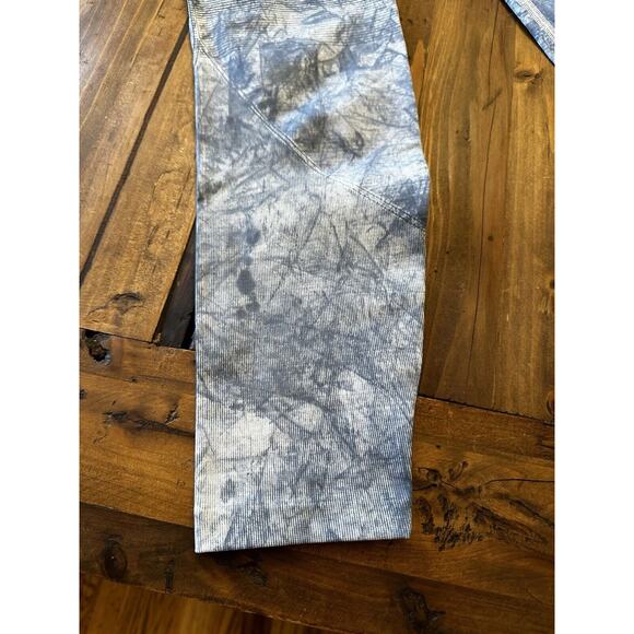 Lululemon Ebb To Train Tight Luna Blue Black White Wash Cropped Leggings Size 4 - Picture 3 of 11